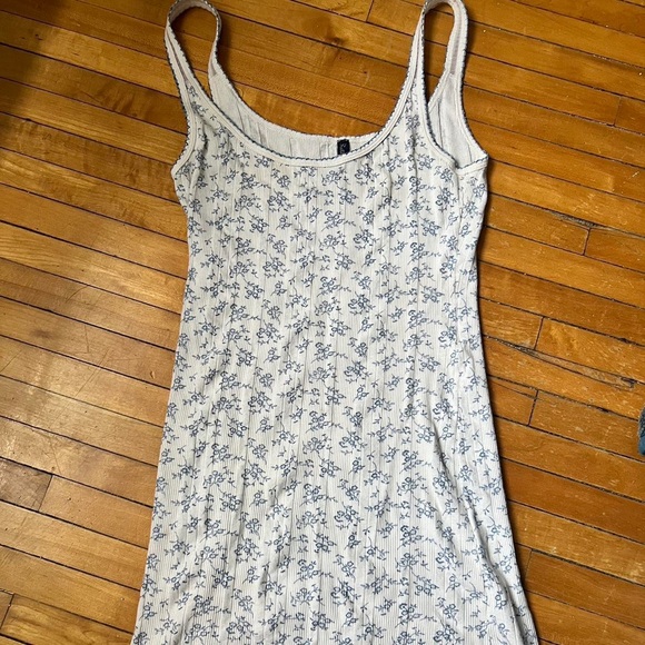 PRETTIES VENCIE FLORAL DRESS/NIGHTIE - Picture 2 of 4